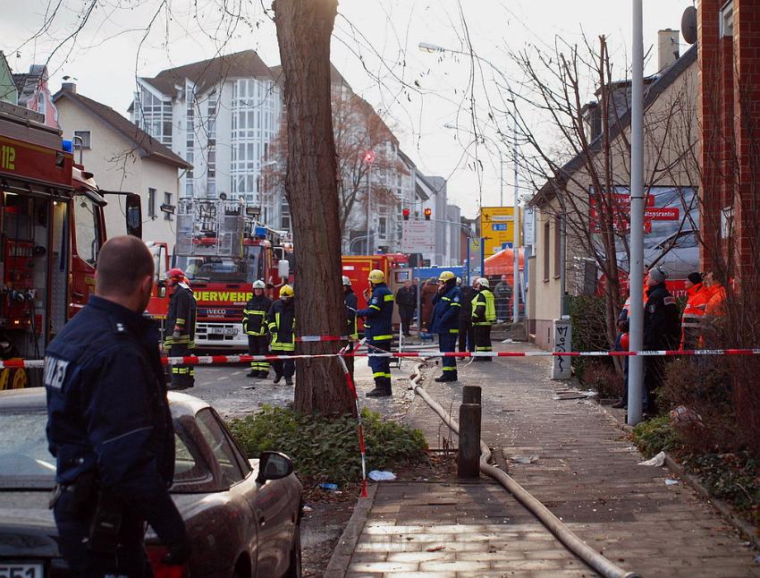 Hausexplosion Bruehl bei Koeln Pingsdorferstr P564.JPG